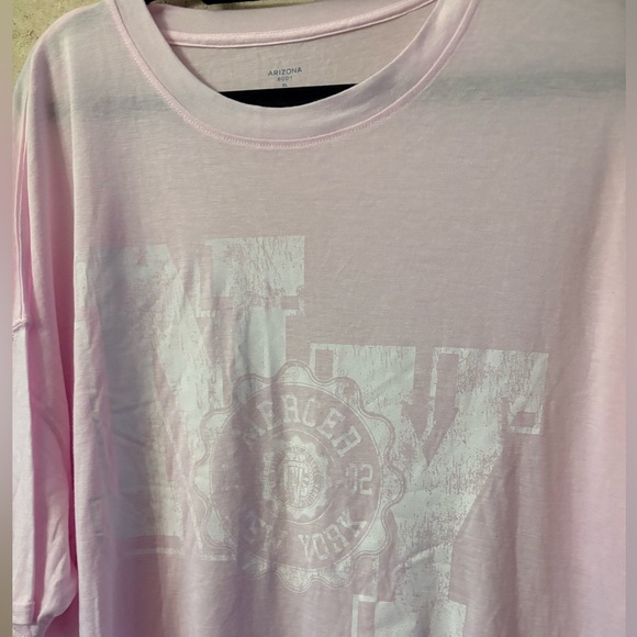 Arizona Body Graphic Pink Sleep Shirt (Pit to pit 27”
Length 29”) - Picture 3 of 4